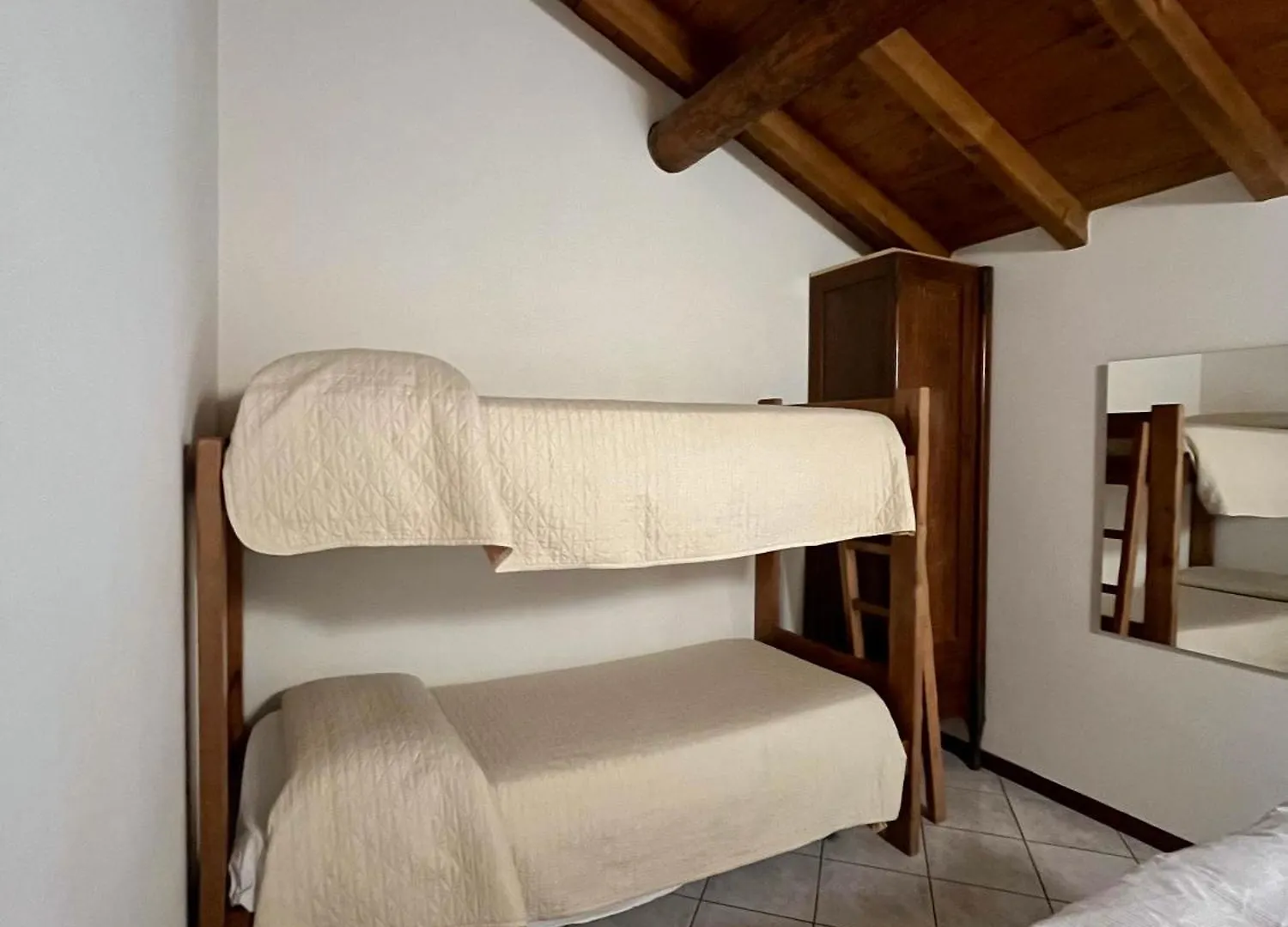 Agriturismo La Vecchia Chioderia Grandola ed Uniti Séjour à la ferme